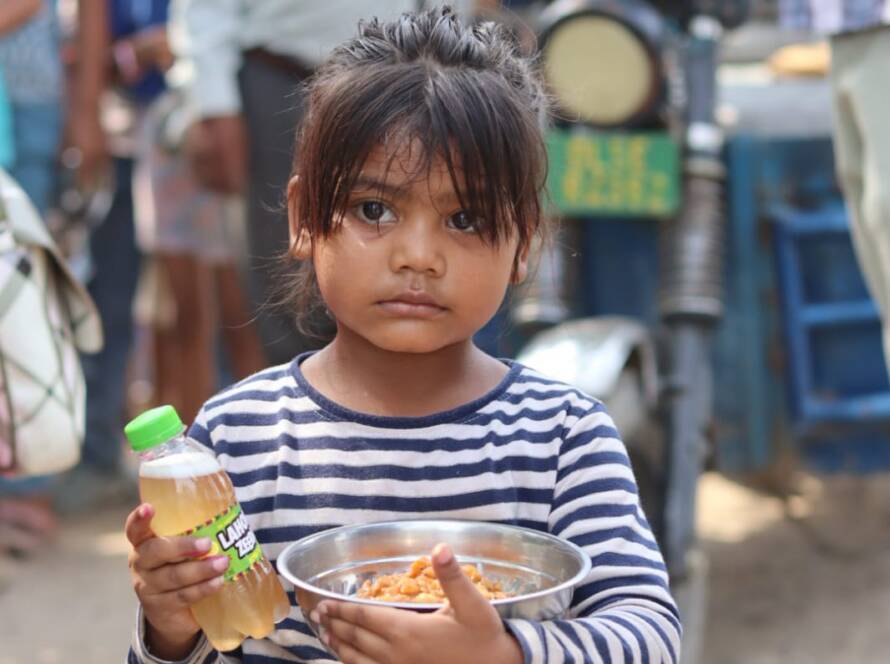 Feeding Universe food drive for children in Delhi